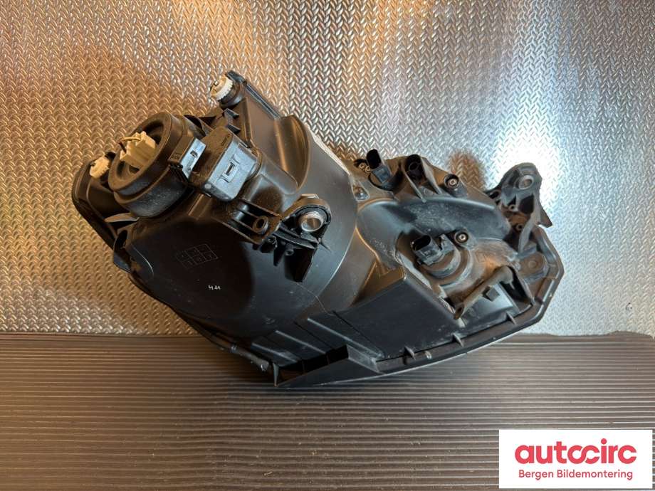 Frontlykt venstre halogen til VW E-Up 2013-2019 (VOLKSWAGEN|1S1 941 015 N|)