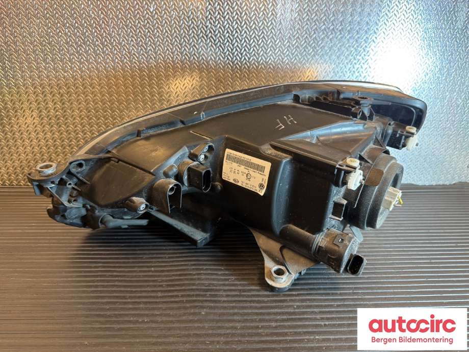 Frontlykt høyre halogen til VW E-Up 2013-2019  (VOLKSWAGEN|1S1 941 016 N|)