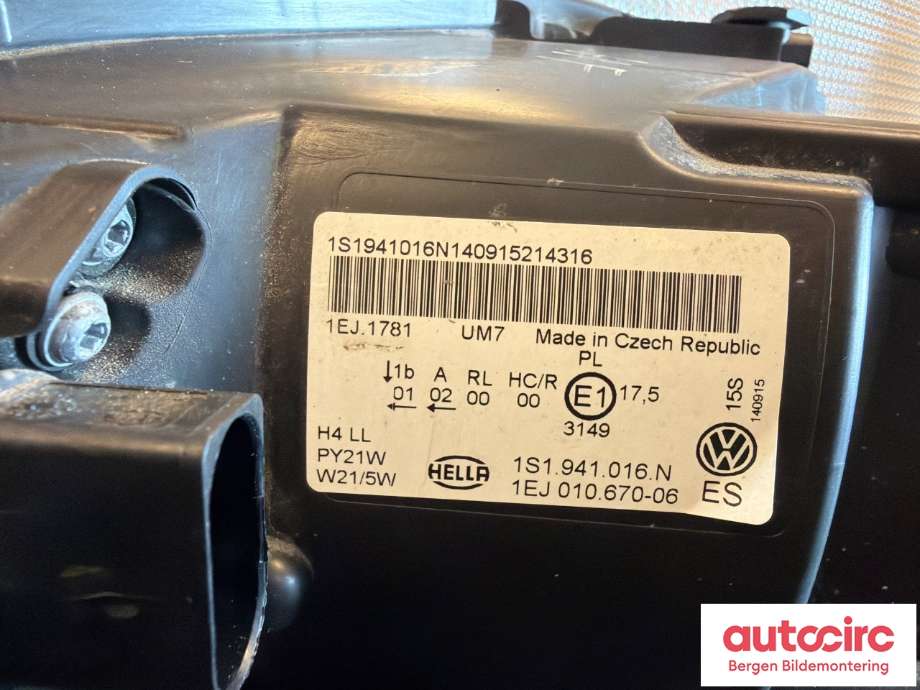 Frontlykt høyre halogen til VW E-Up 2013-2019  (VOLKSWAGEN|1S1 941 016 N|)