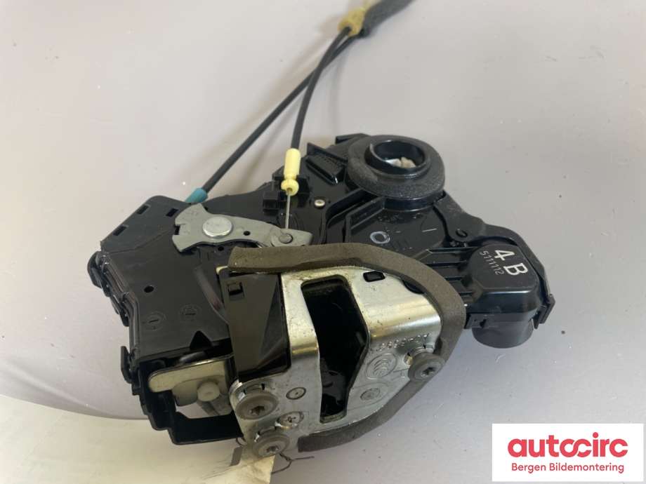 Låsekasse høyre til Toyota RAV4 2016-2019 (Type IV, Fase 2)  (TOYOTA|6903060240|)