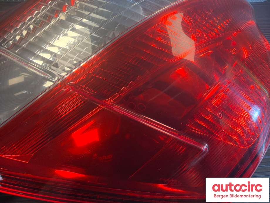 Baklykt venstre til Nissan Qashqai 2010-2014 (Type I, Fase 2)  (NISSAN|26555BR00B|)