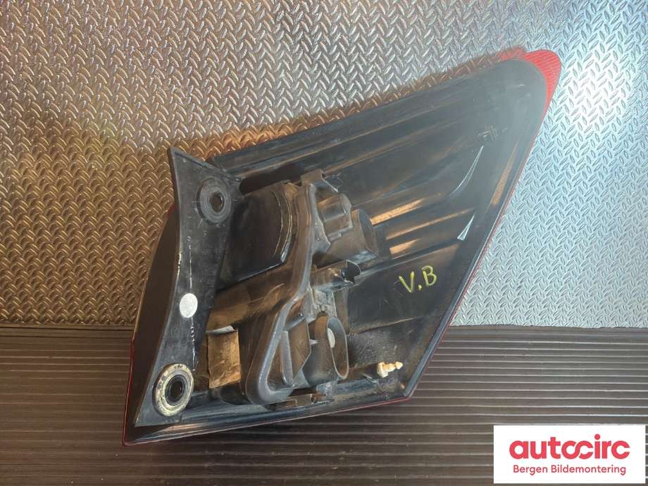 Baklykt venstre til Nissan Qashqai 2010-2014 (Type I, Fase 2)  (NISSAN|26555BR00B|)