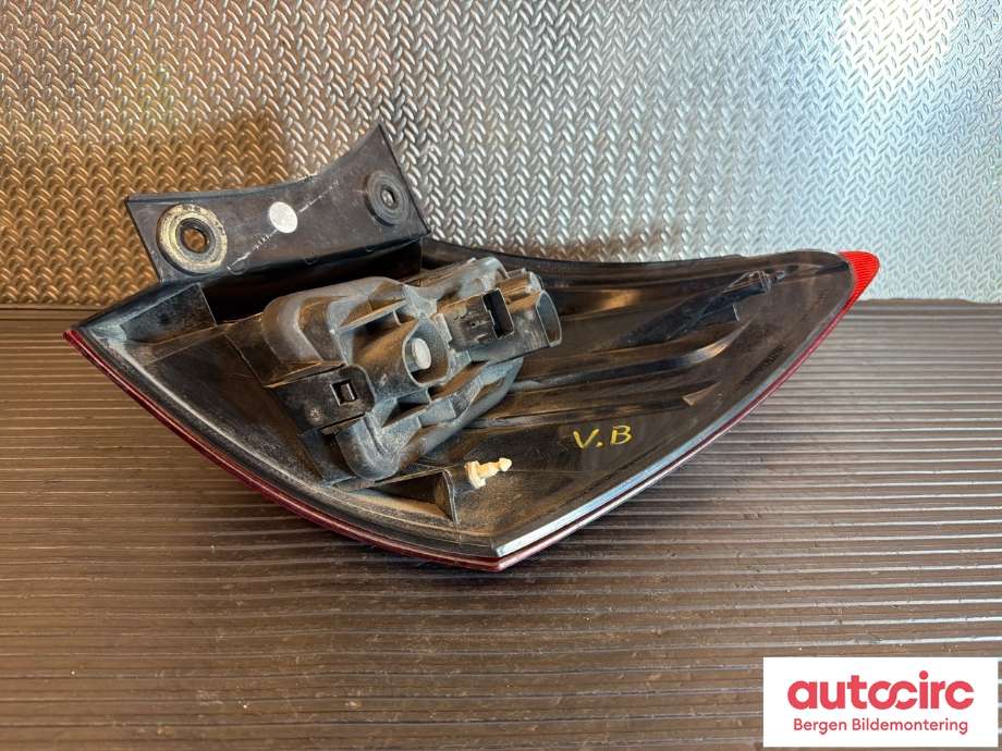 Baklykt venstre til Nissan Qashqai 2010-2014 (Type I, Fase 2)  (NISSAN|26555BR00B|)