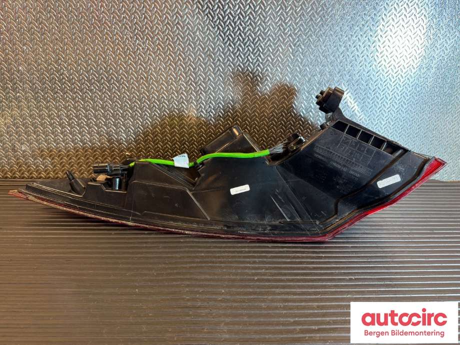 Baklykt høyre til Jaguar I-PACE 2018-->> (JAGUAR|T4K1822|J9D313404CC|J9D313404CB)