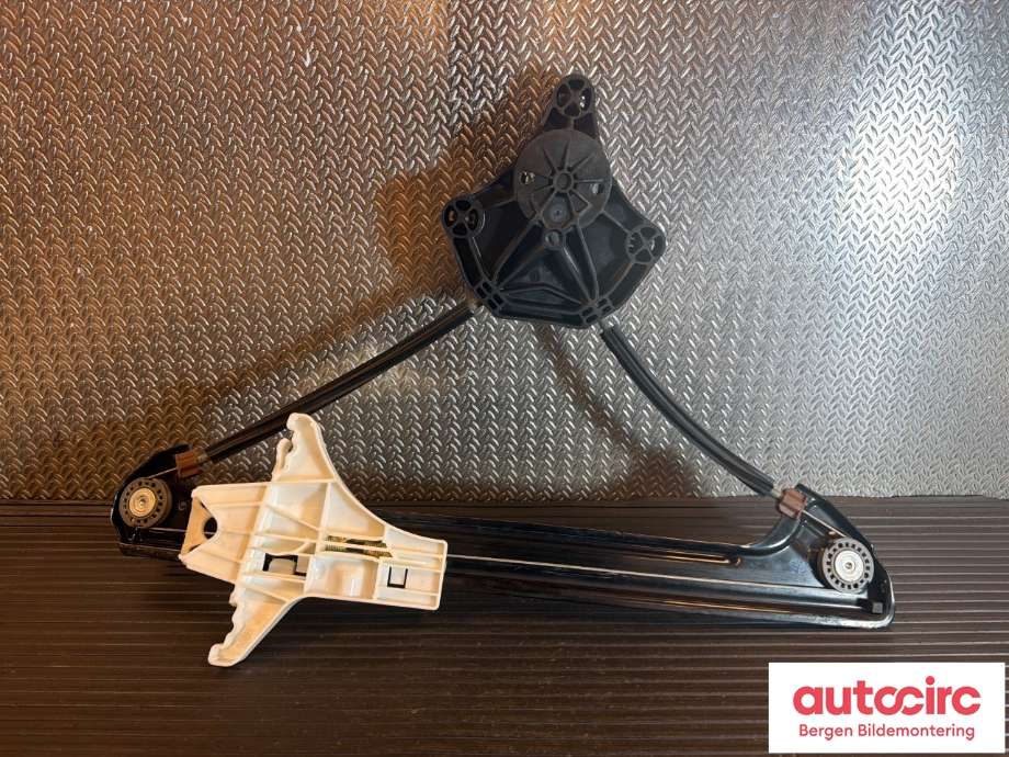 Ruteheis til VW e-Golf 2014-2017 (Fase 1)  (VOLKSWAGEN|5G4 839 462 C|)