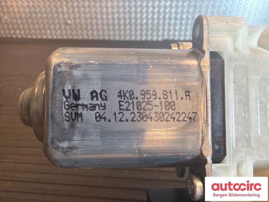 Ruteheis venstre foran til VW ID.3 2020-->> (VOLKSWAGEN|4K0959811A|)