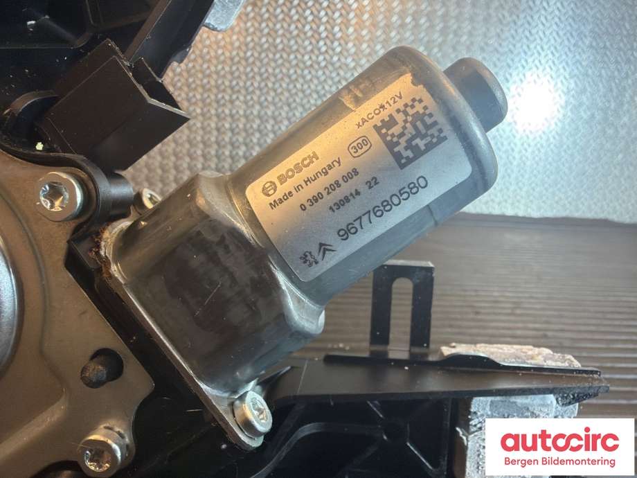 Viskermotor bakrute til Peugeot 308 2013-2021 (Type II)  (Peugeot|96 776 805 80|)