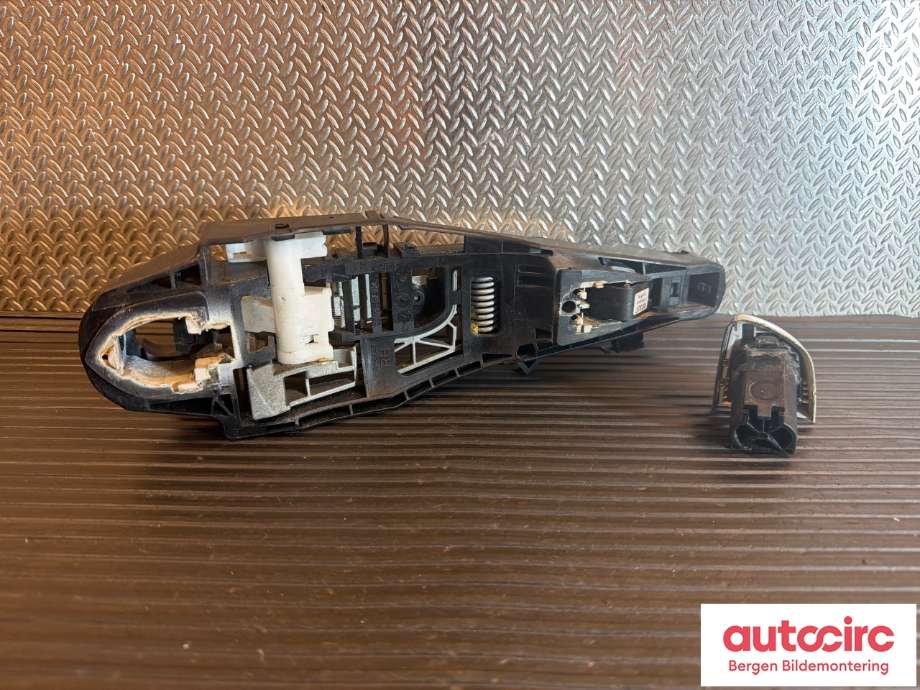 Dørhåndtak utv høyre bak til Peugeot 308 2013-2021 (Type II)  (Peugeot|16 111 454 80|9109 E3|968834080)