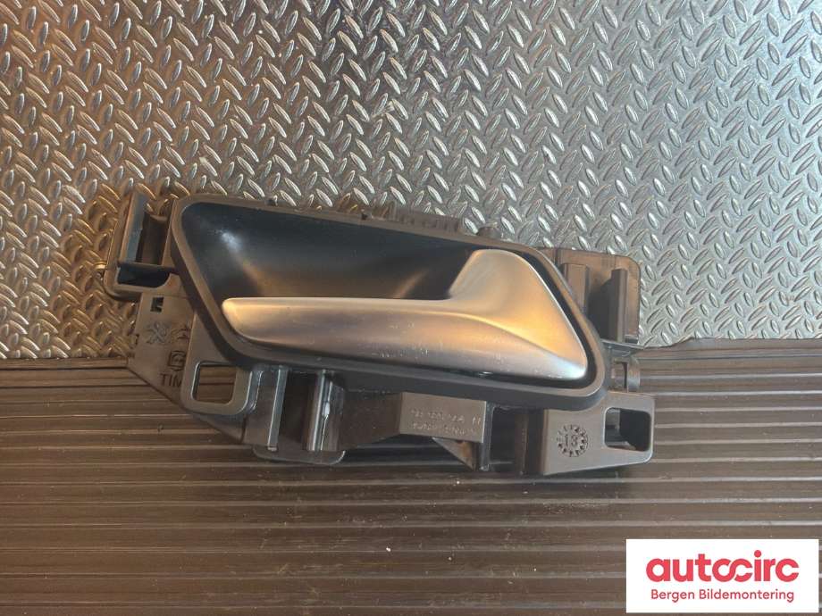 Dørhåndtak inv høyre bak til Peugeot 308 2013-2021 (Type II) (Peugeot|98 000 004 VV|98 201 552 VV|)