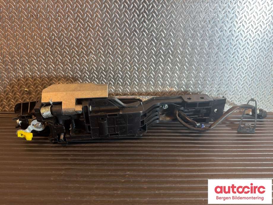 Dørhåndtak utv venstre foran til Nissan Leaf 2018-->> (Type II)  (NISSAN|806403NK0B|806113NK0A|)