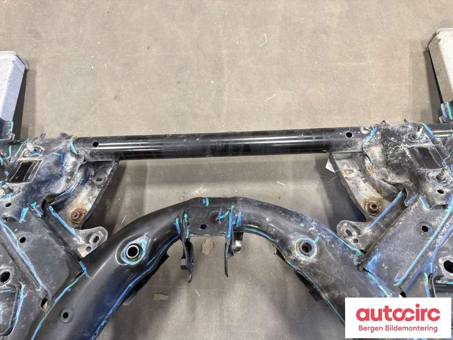 Diverse deler til Tesla Model Y 2021-2024 (Type I) (TESLA|1044531-01-B|)