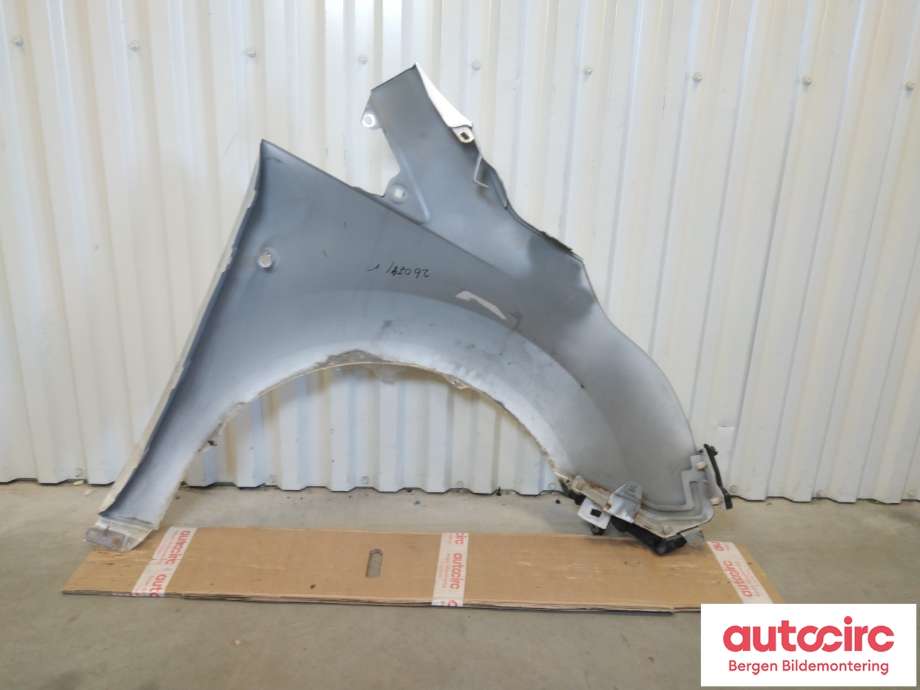 Skjerm venstre foran til Ford Transit Connect 2013-2018 Type II, Fase 1  (FORD|2638922|KT1B-V16006-AE|)