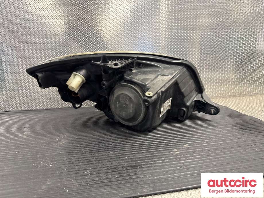 Frontlykt venstre halogen til Škoda Roomster 2006-2010 (Fase 1)  (SKODA|5J1 941 017 B|)