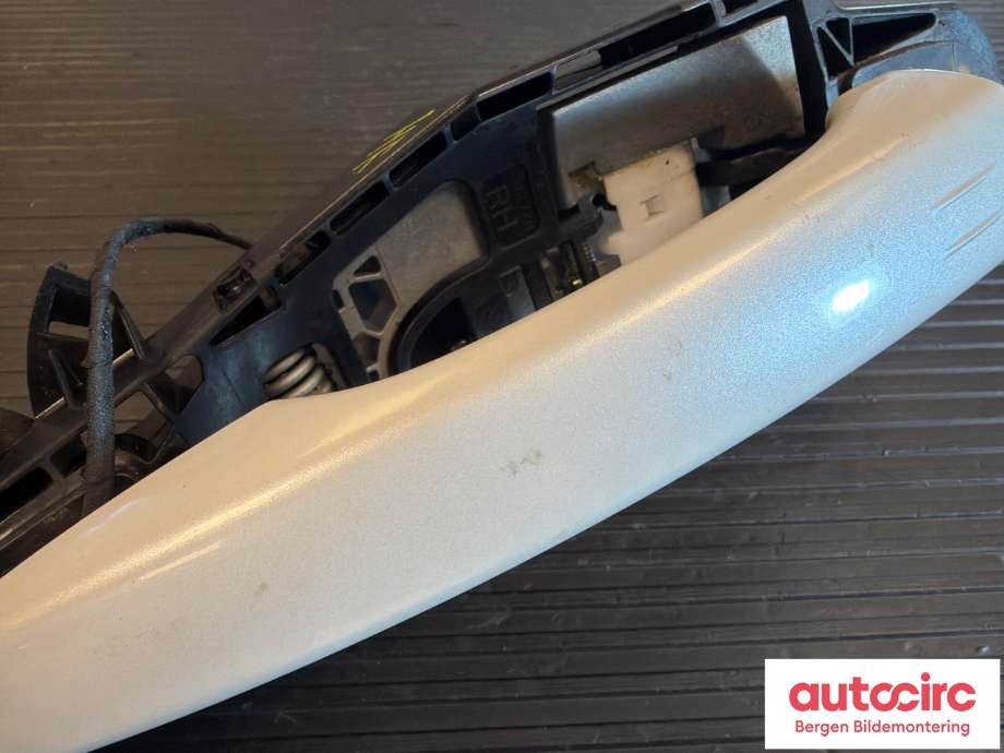 Dørhåndtak utv høyre foran til Peugeot 508 2018-->> (Type II)  (9686433680|)