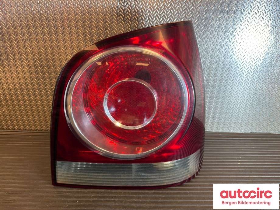 Baklykt høyre til VW Polo, 2005-2009 (Type IV, Fase 2)  (VOLKSWAGEN|6Q6 945 096 AB)