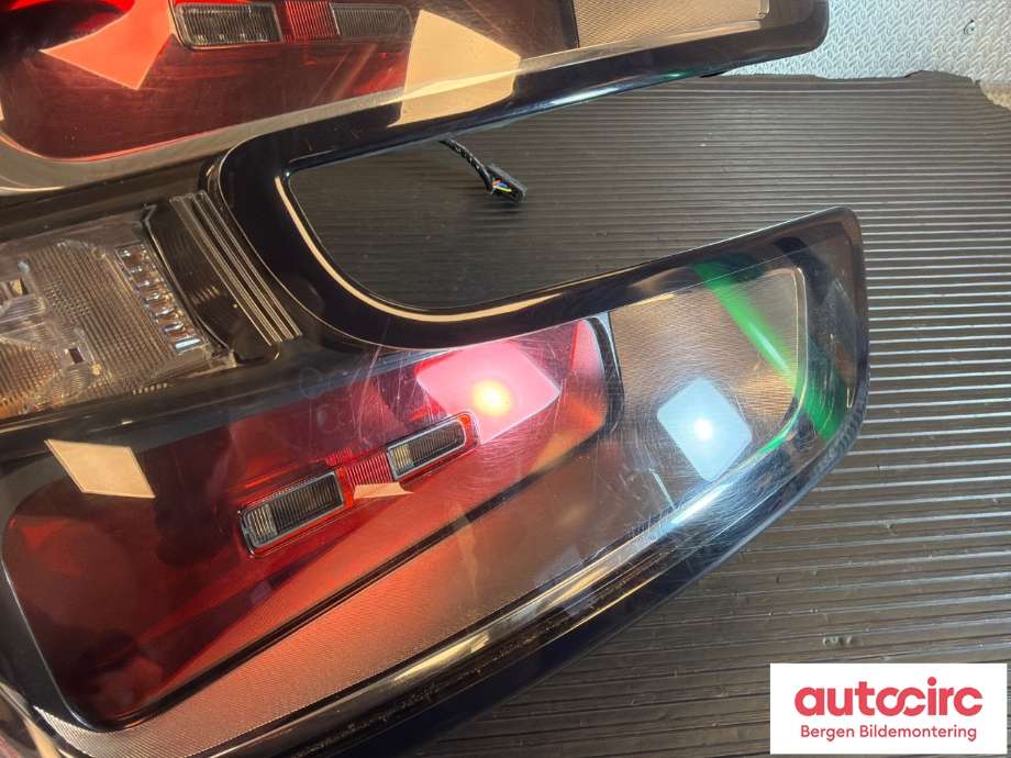 Baklykt venstre til Citroën C4, Picasso 2013-2018 (Type II)  (CITROEN|96 782 715 80|)