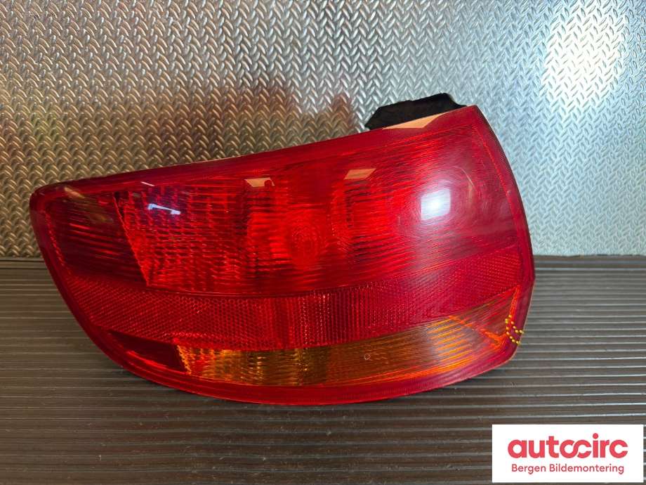 Baklykt venstre til Audi A3 2003-2008 (Type II, Fase 1) (AUDI|8P4 945 095 G|)