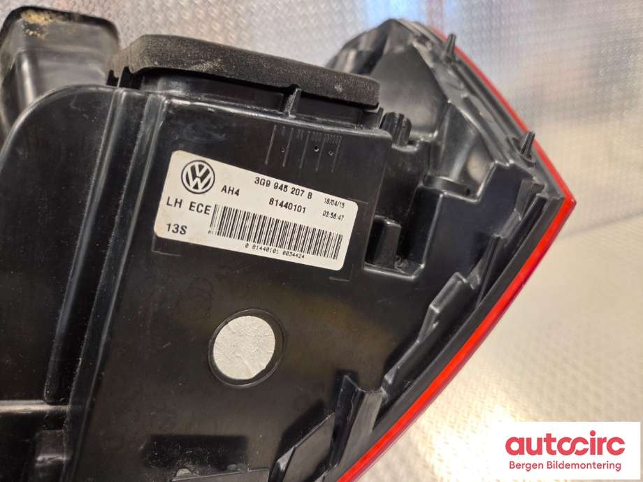 Baklykt venstre til VW Passat 2015-2019 (Fase 1) (B8) (B8) (VOLKSWAGEN|3G9 945 207 J|)