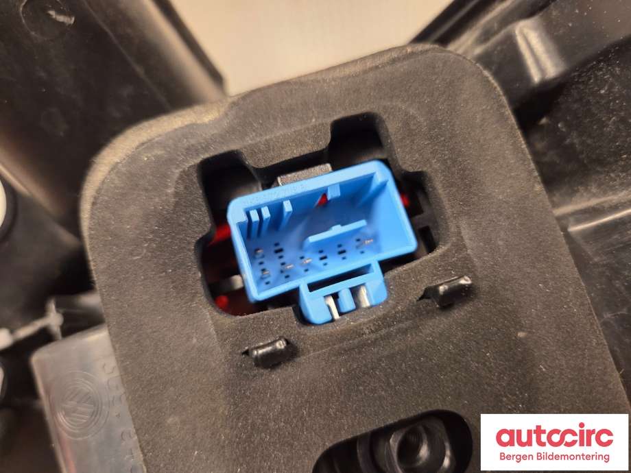 Baklykt venstre til VW Passat 2015-2019 (Fase 1) (B8) (B8) (VOLKSWAGEN|3G9 945 207 J|)
