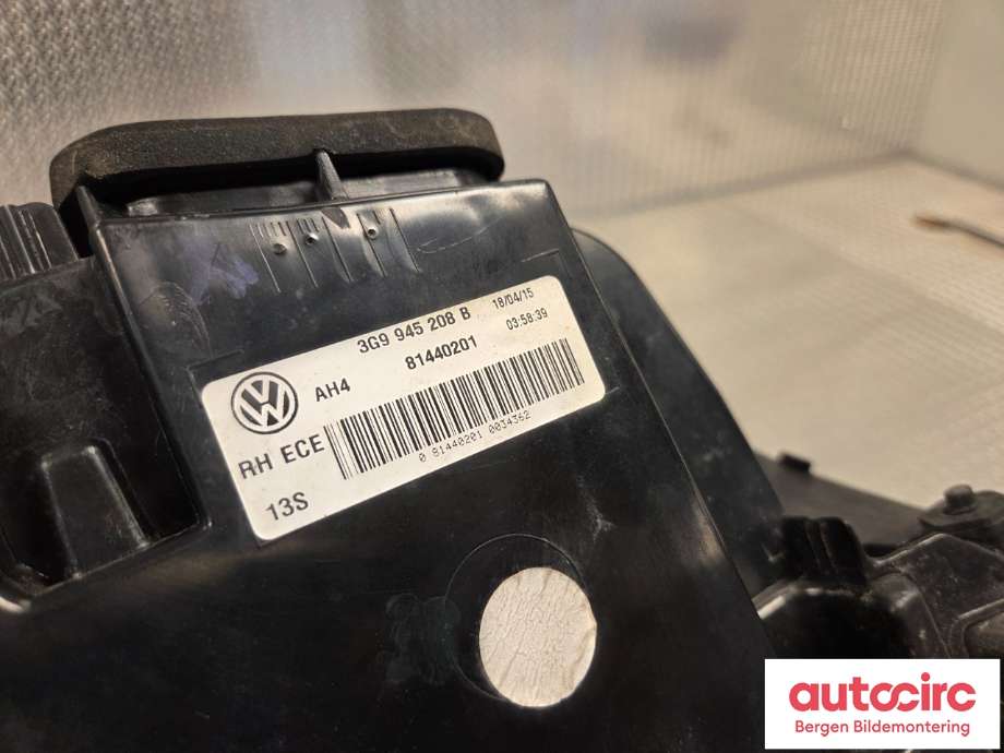 Baklykt høyre til VW Passat 2015-2019 (Fase 1) (B8) (B8) (VOLKSWAGEN|3G9 945 208 J|)