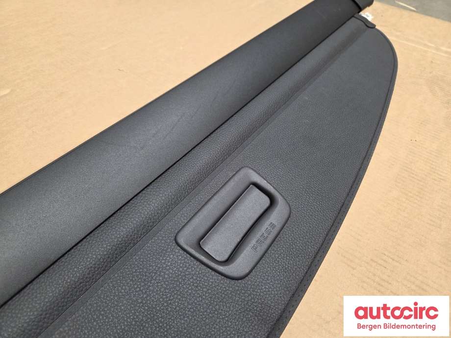 Bagasjerom rollon til VW Passat 2015-2019 (Fase 1) (B8) (B8) (VOLKSWAGEN|3G9 867 871 A|)