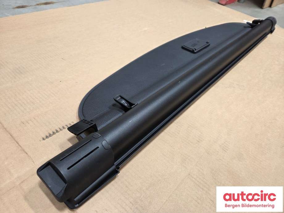 Bagasjerom rollon til VW Passat 2015-2019 (Fase 1) (B8) (B8) (VOLKSWAGEN|3G9 867 871 A|)