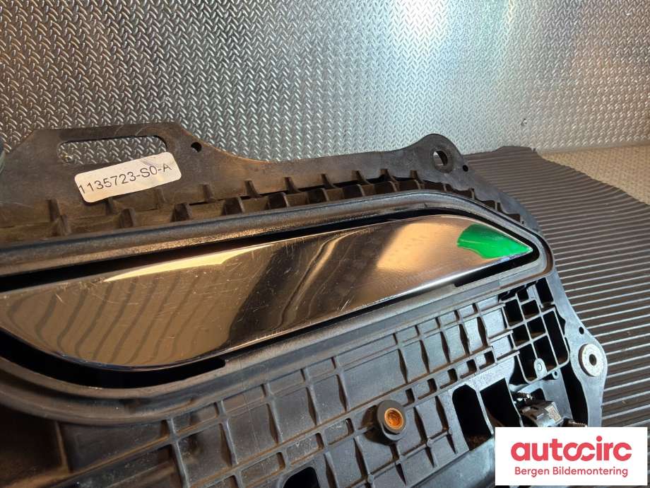 Dørhåndtak utv høyre bak til Tesla Model S 2013-2016 (Fase 1) (TESLA|1135723-S0-A|)