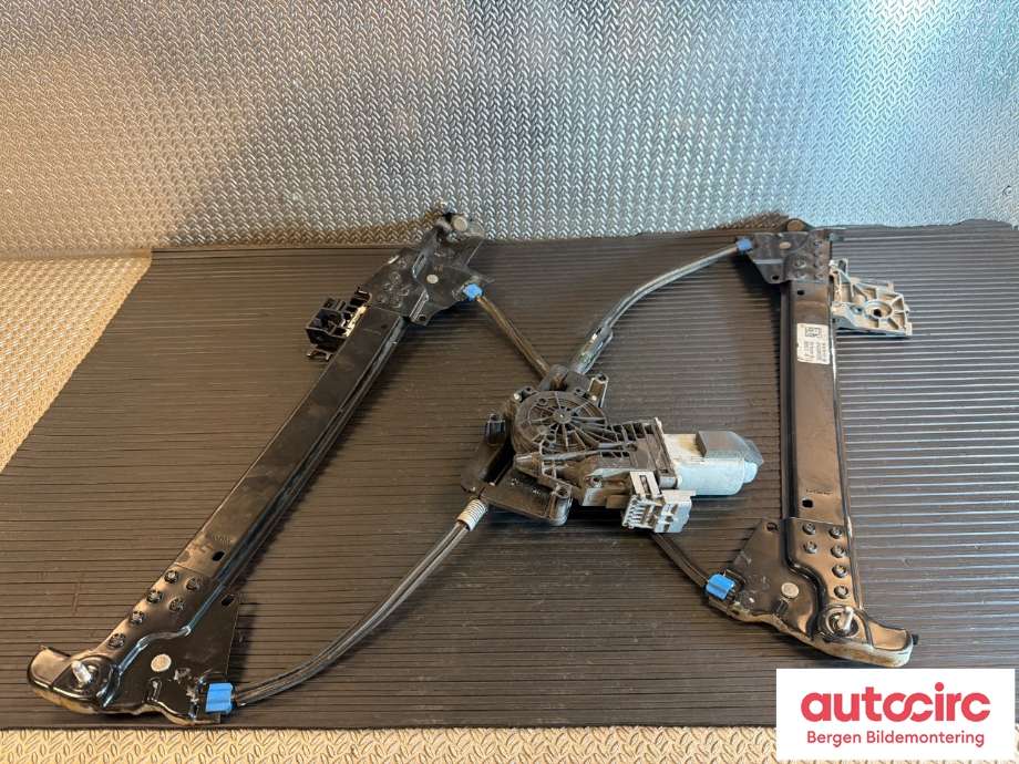 Ruteheis høyre bak til Tesla Model S 2013-2016 (Fase 1) (TESLA|6006377-00-G|)