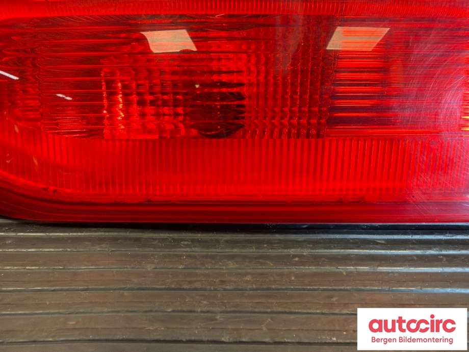 Baklykt høyre indre til Ford Focus 2014-2018 (Type III, Fase 2)  (FORD|1868297|F1EB-13A602-CA|)