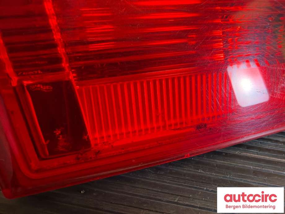 Baklykt venstre indre til Ford Focus 2014-2018 (Type III, Fase 2)  (FORD|1868300|F1EB-13A603-CA|)