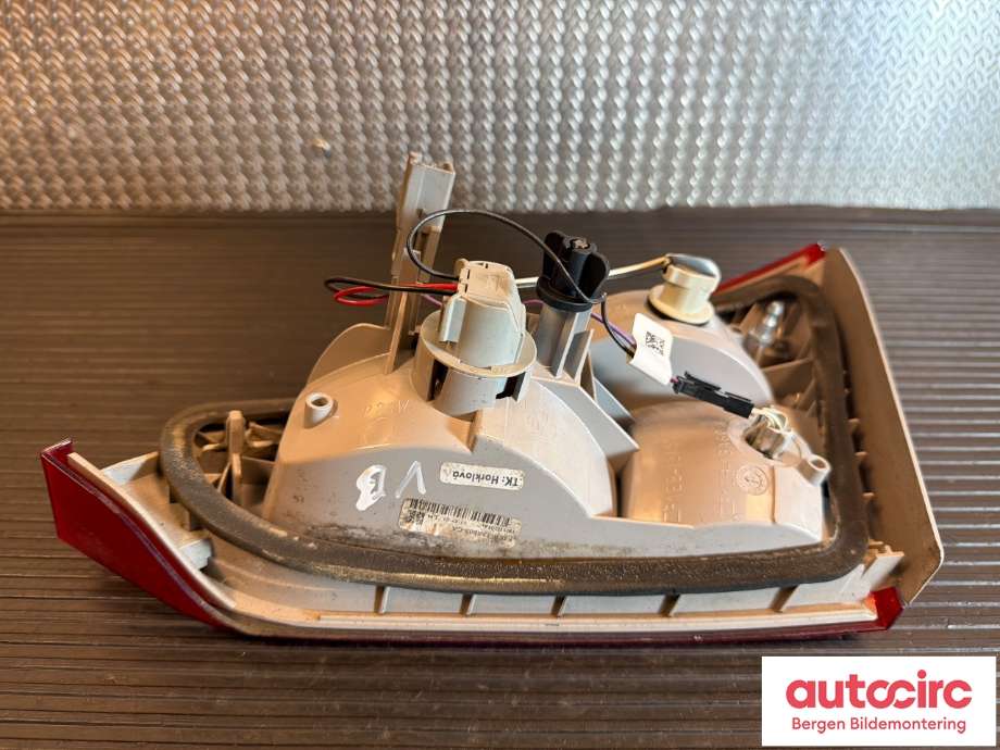 Baklykt venstre indre til Ford Focus 2014-2018 (Type III, Fase 2)  (FORD|1868300|F1EB-13A603-CA|)