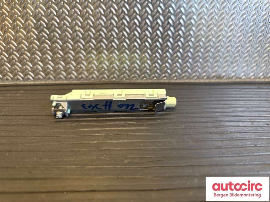 Antenne forsterker til VW ID.4 2020-->>  (VOLKSWAGEN|5N0 035 570|)