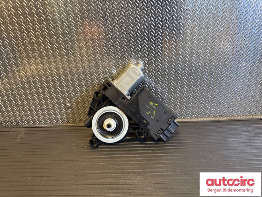 Ruteheis venstre bak til Volvo V90 / V90 CC / S90 2016-->>  (VOLVO|31349758|)