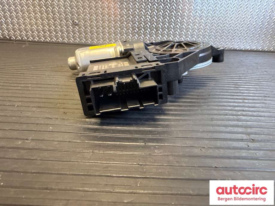 Ruteheis venstre bak til Volvo V90 / V90 CC / S90 2016-->>  (VOLVO|31349758|)