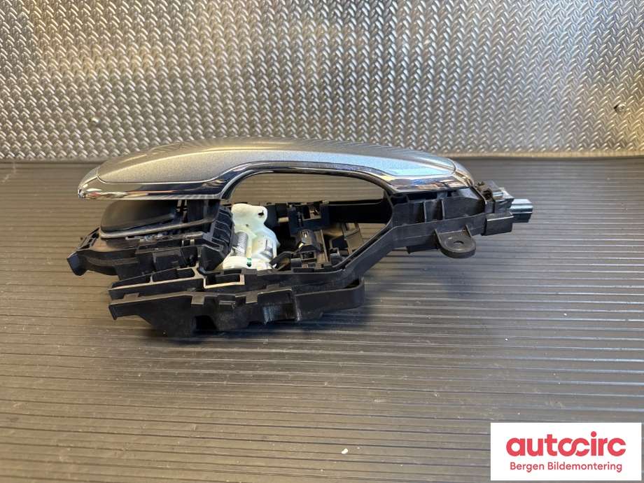 Dørhåndtak utv venstre bak til Volvo V90 / V90 CC / S90 2016-->> (VOLVO|31378254|40013440|)
