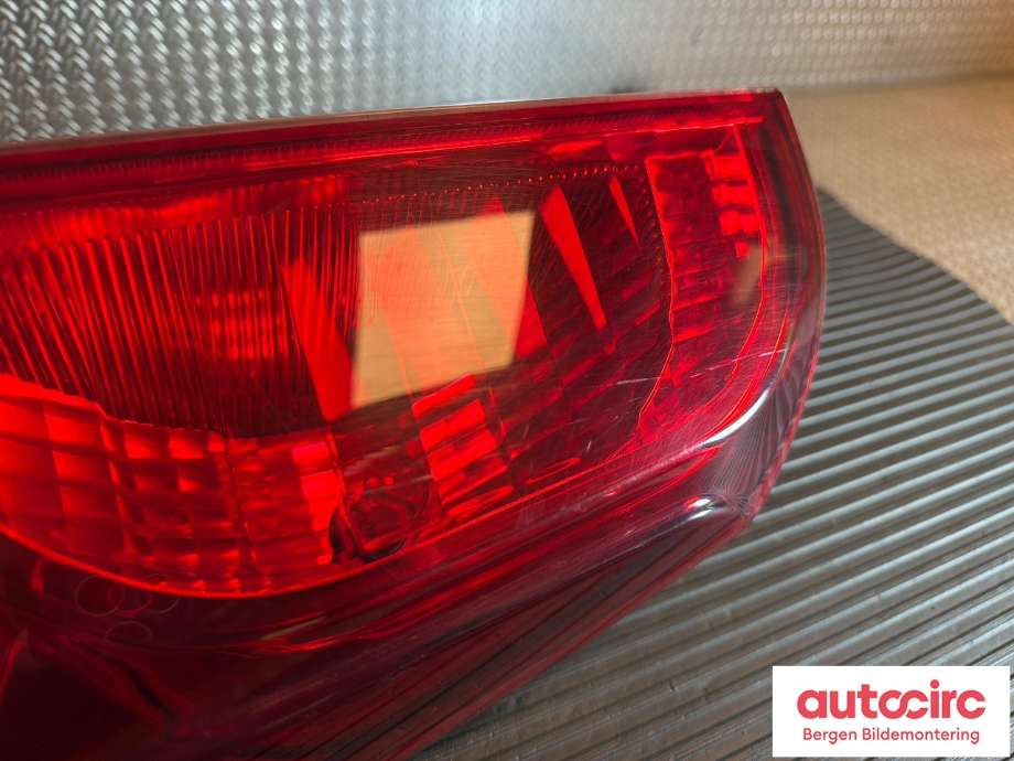 Baklykt høyre til Opel Combo D 2012-2018  (OPEL|95513785|)