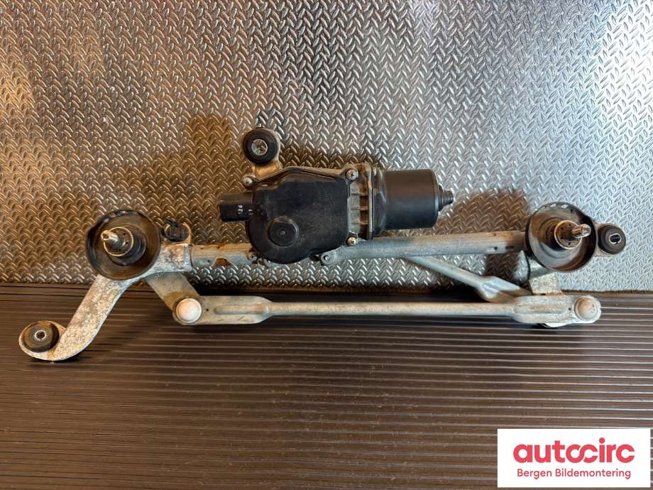 Viskermotor frontrute til Nissan Leaf, 2011-2017 (Type I)  (NISSAN|288003NL0A)