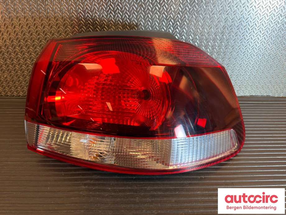Baklykt høyre til VW Golf VI, 2008-2012 (VOLKSWAGEN|5K0 945 096 M)