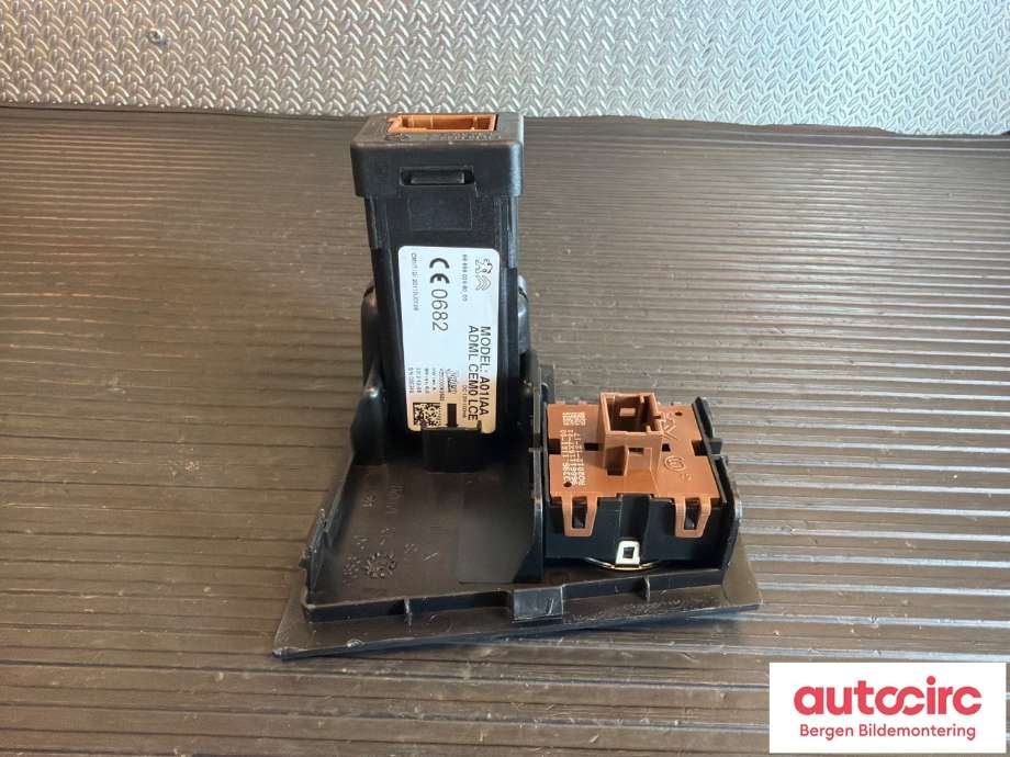 Bryter diverse til Peugeot 508 2011-2014 (Type I, Fase 1) (PEUGEOT|6490 SS|96 661 115 ZD|)