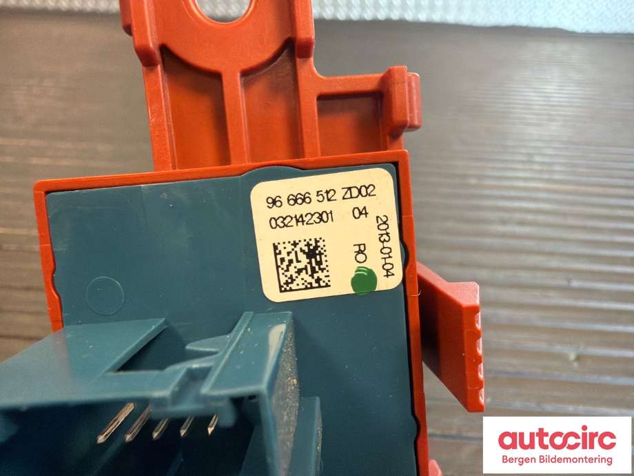 Bryter elektrisk håndbrekk/parkbrems til Peugeot 508 2011-2014 (Type I, Fase 1) (PEUGEOT|96 666 512 ZD|)