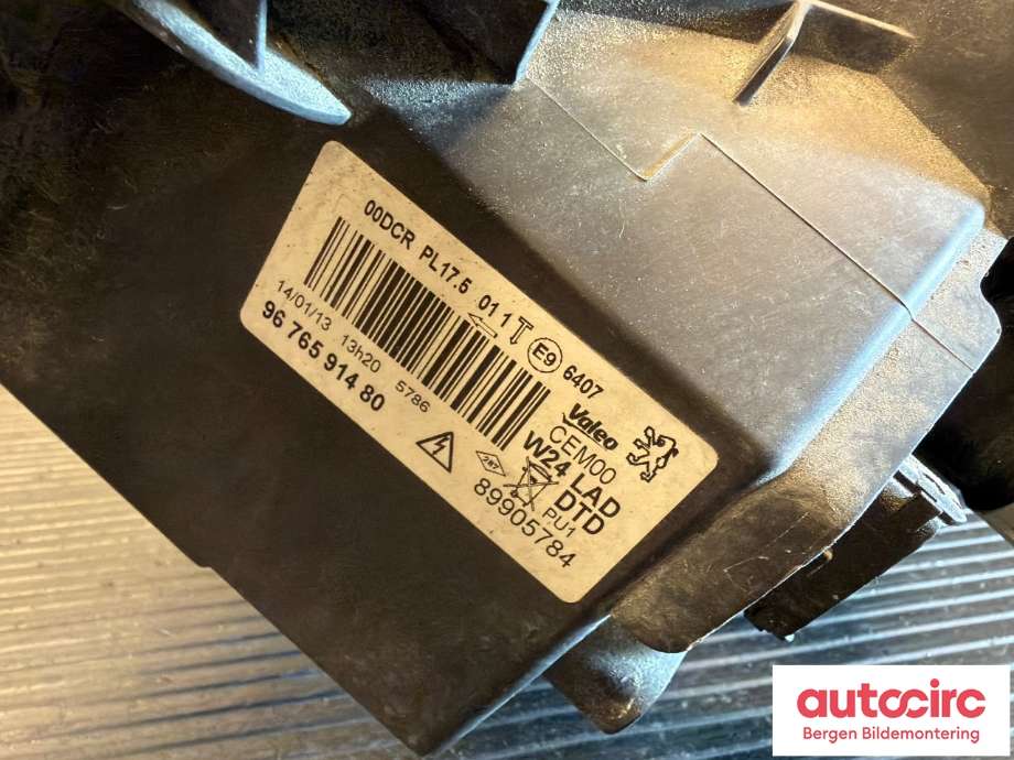 Frontlykt høyre halogen til Peugeot 508 2011-2014 (Type I, Fase 1)  (PEUGEOT|96 765 914 80|6224 L8|)