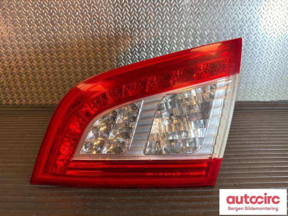 Baklykt høyre indre til Peugeot 508, 2011-2014 (Type I, Fase 1) (PEUGEOT|6351 LZ)