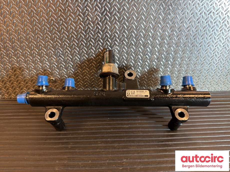 Dyseskinne (fuelrail) til Peugeot 508 2011-2014 (Type I, Fase 1)  (PEUGEOT|1570 P3||9681909680)
