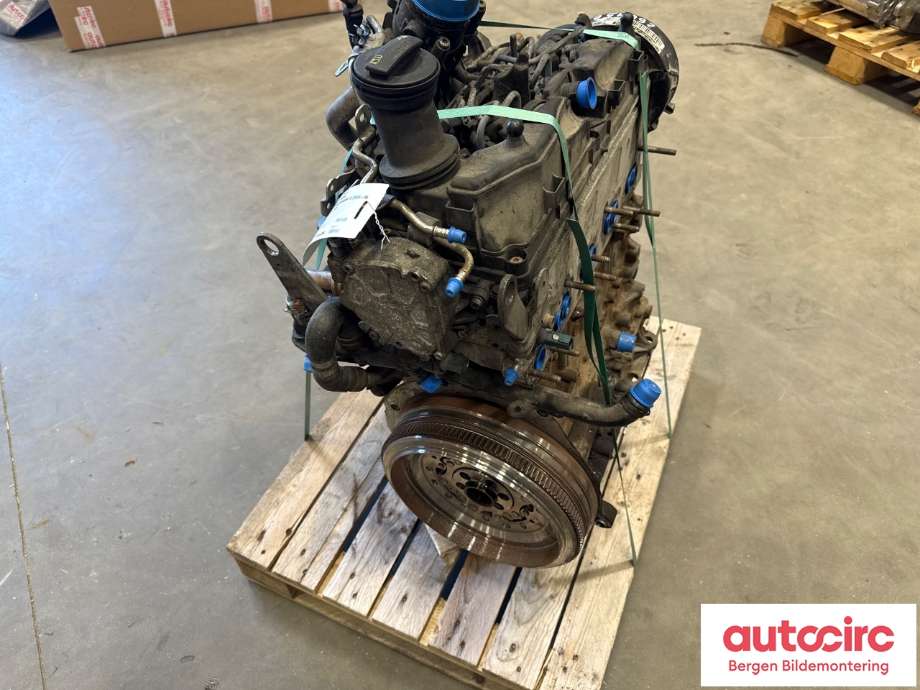 Motor diesel til VW Transporter / Caravelle 2009-2015 (Fase 2) (T5) (T5) (VOLKSWAGEN|03L 100 092 A|)