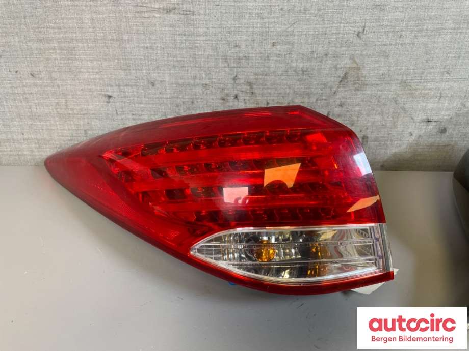 Baklykt venstre til Hyundai i40 2012-2017 (HYUNDAI|92401-3Z0|)