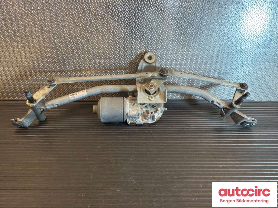Viskermotor frontrute til BMW X3 2010-2017 (F25) (F25) (BMW|61 61 5 A3E DC5||7213275)