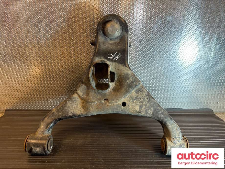 Bærebru høyre foran nedre til Ford Ranger / Ranger Raptor 2015-2022  (FORD|2354158|JB3C-3078-A2C|)