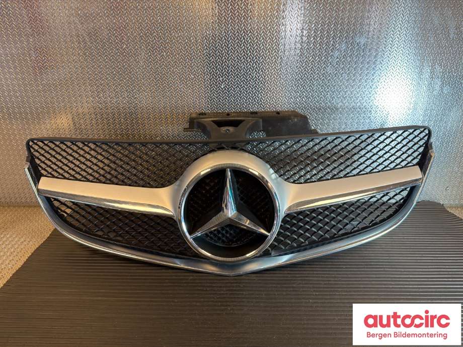 Grill til Mercedes E-Klasse, Coupe/Cab, 2009-2013 (Fase 1) (C207) (C207) (MERCEDES|A 207 880 31 83)