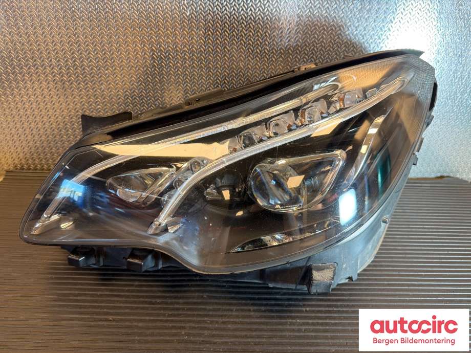 Frontlykt venstre halogen til Mercedes E-Klasse, Coupe/Cab, 2009-2013 (Fase 1) (C207) (C207) (MERCEDES|A 207 820 85 61)