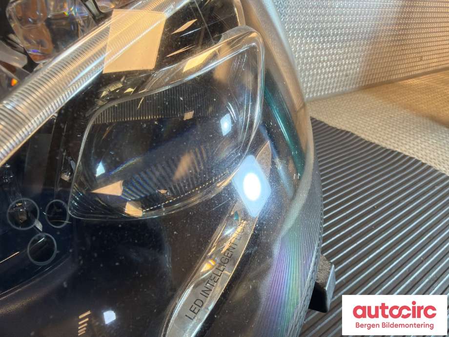 Frontlykt venstre halogen til Mercedes E-Klasse, Coupe/Cab 2009-2013 (Fase 1) (C207) (C207) (MERCEDES|A 207 820 85 61|)